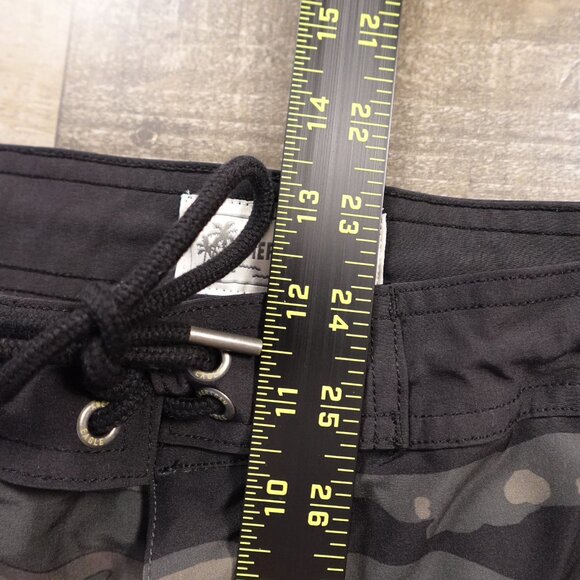 American Eagle Camo Board Shorts Swim Trunks Men's Size M - Picture 5 of 10